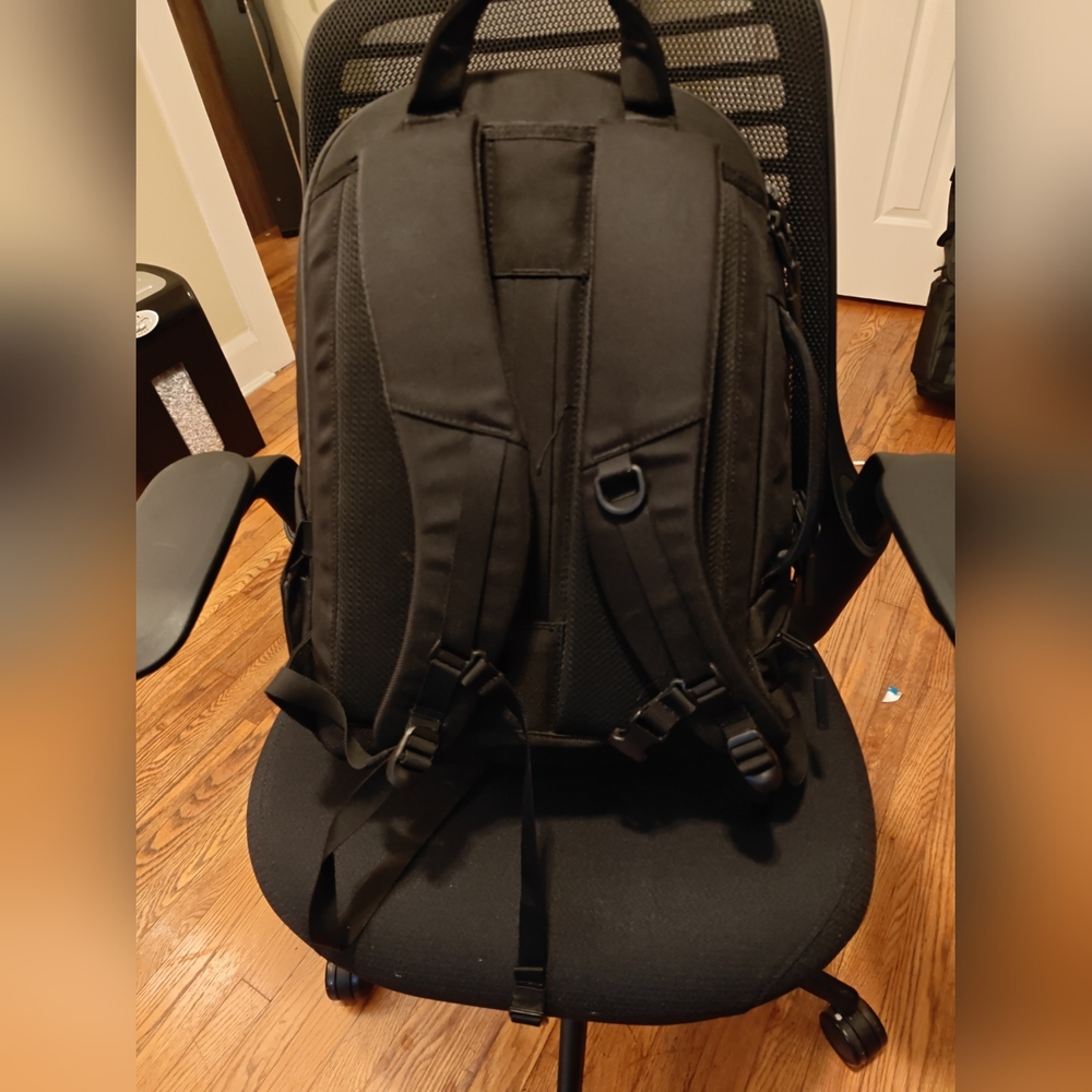 Aer Tech Pack 2 Black - Mint Condition + $40 Rain Cover Bundle - Picture 4 of 9